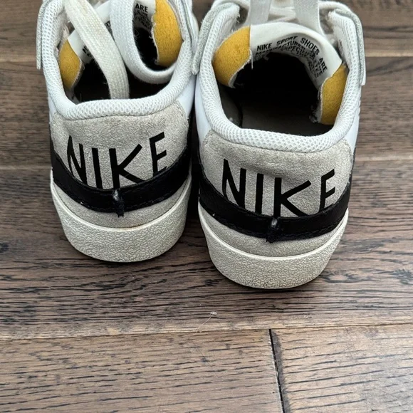 Nike Big Kids size 6 sneakers - Picture 5 of 12